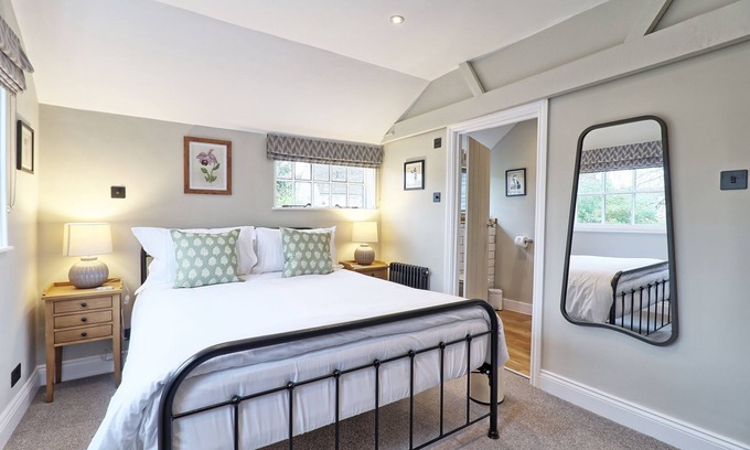 Coggeshall Hotel | Ranfield’s Brasserie Hotel Rooms