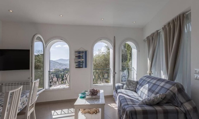 Zoagli Apartment | "RapalloSummerHouse" detached house in first hill ideal for couples