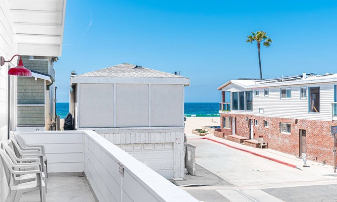 West Newport Condo | Rare 15BR Getaway One House from 40th St Beach | Gorgeous Oceanviews | Sleeps 36!