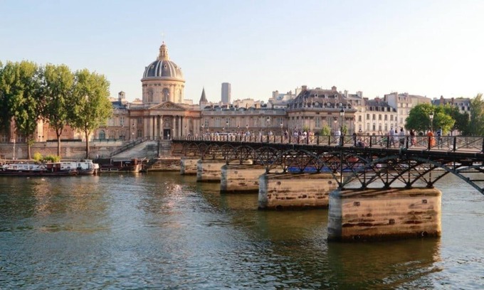 Quartier des Invalides Apartment | Rare 300m² Gem in Historic 18th-Century Mansion – Heart of Saint-Germain