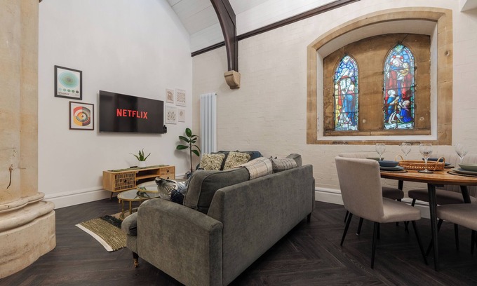 Crosby Apartment | Rare Historic Church | Stained Glass | Parking
