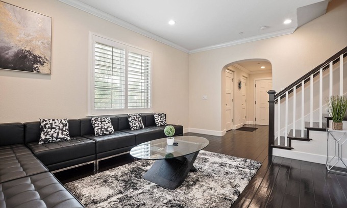 Fremont House | ⭐️Rare⭐️Modern 4BR/3.5BA Home⭐️ Work from Home