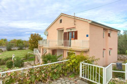 Rasopasno Apartment | Rasopasno Apartment with terrace and private parking