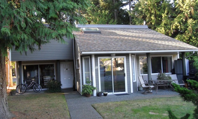 Regional District of Nanaimo Condo | Rathtrevor Beach Condo