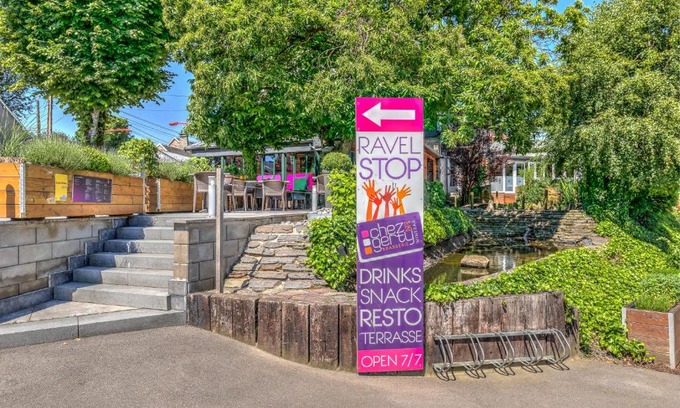 Walk Hotel | RAVeL Hotel Cyrano