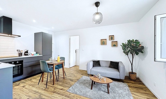Europe Apartment | Ravissant T1 bis avec parking privatif *Ty Podic*