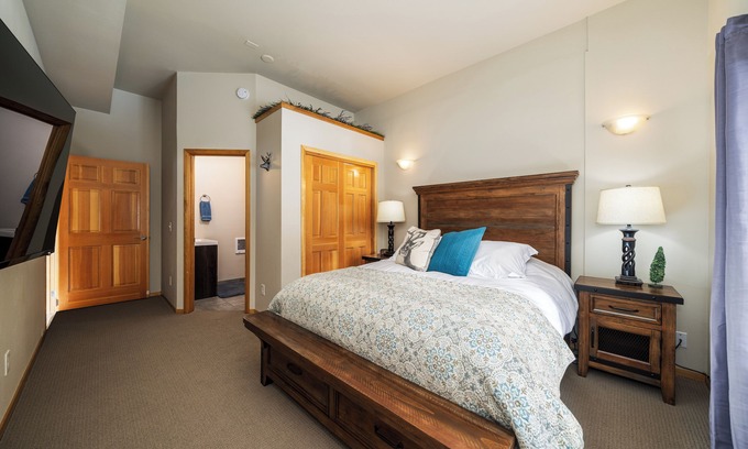 Leavenworth House | Ready to get out of town to relax with family and friends in Leavenworth?