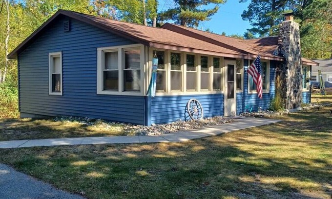 East Tawas Cabin | Real Cozy - East Tawas