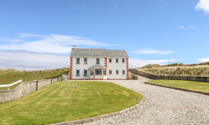 Bunbeg House | REALT NA FARRAIGE, family friendly in Derrybeg, County Donegal