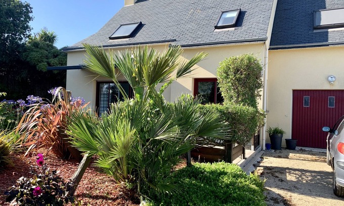 Plouneventer House | RECENT HOUSE 130 M2 WITH GARDEN NEAR LANDERNEAU 6 PERS.