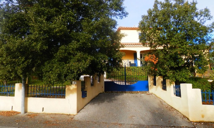 Boisset-et-Gaujac House | Recently built house in a wooded oaks, with pool.