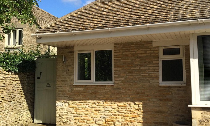 Ampney Crucis Apartment | Recently converted self-contained apartment with garden in Cotswold village