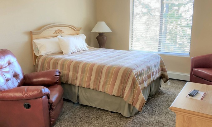 Lead Apartment | Recently Remodeled Studio at Barefoot Resort located at Terry Peak.