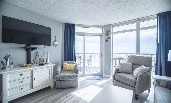 Crescent Beach Condo | Recently Renovated Oceanfront condo at great resort +Free Attraction Tickets!
