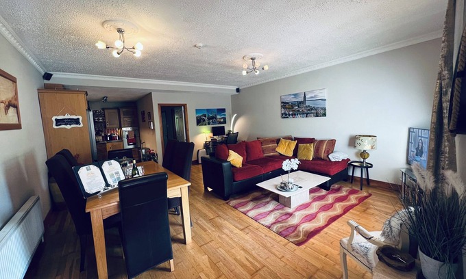 Ballincollig Apartment | Recently renovated quite residence family and pet friendly