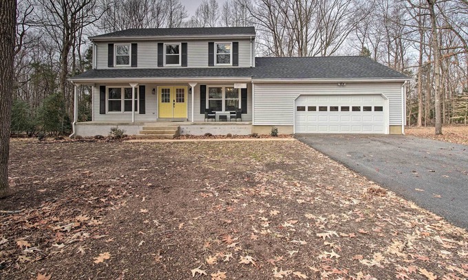 La Plata House | Recently Renovated Family Home w/ Deck & Yard