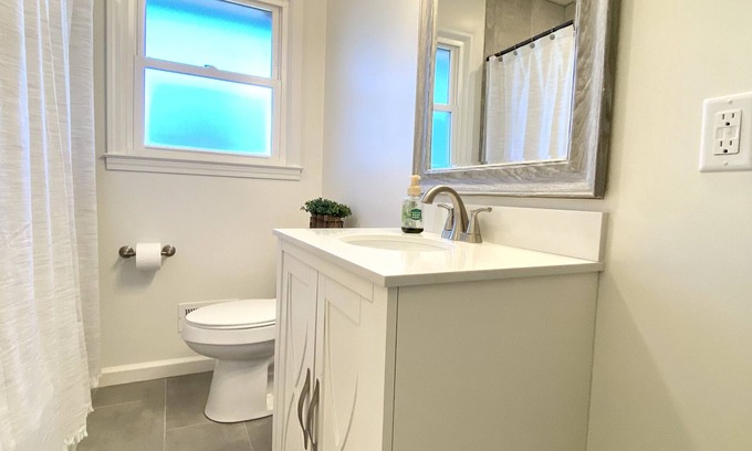 Anderson House | Recently Renovated near Downtown Anderson and Anderson University