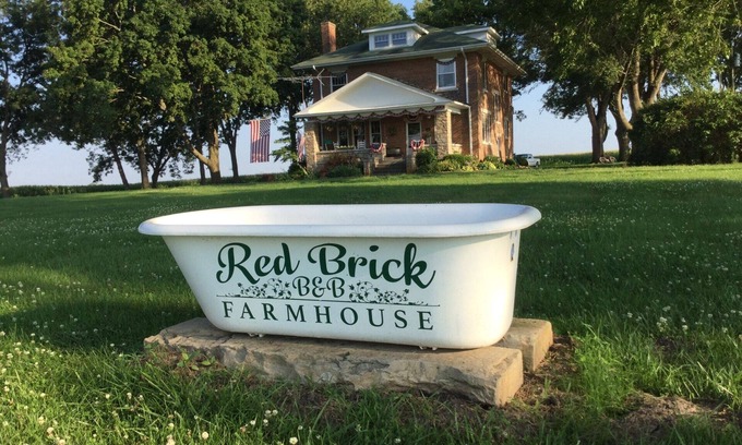 Higginsville Other | Red Brick Farmhouse B&B - Emma's Room