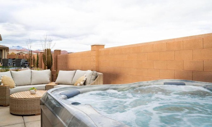 Sienna Hills House | Red Desert! Brand New! 5 bedroom! Private Hot Tub! Dog Friendly!