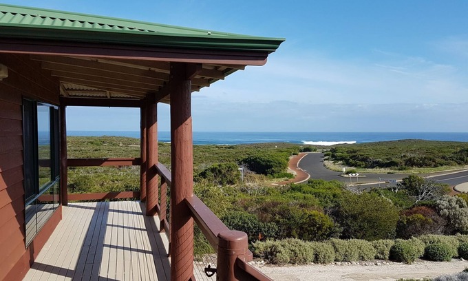 Gnarabup House | Red Door - *Spectacular views, close to beach, large spaces*