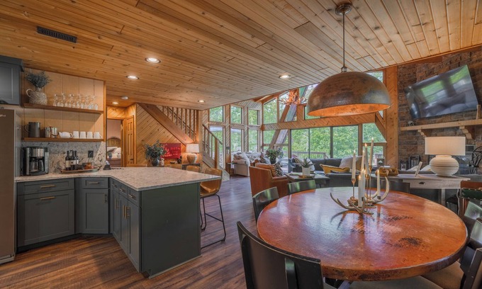 Wright City Ski Chalet | Red Fox Lodge by Innsbrook Vacations!