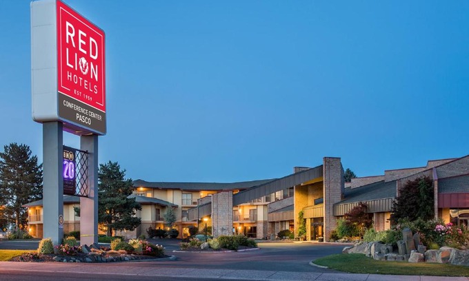 Pasco Hotel | Red Lion Hotel Pasco Airport & Conference Center