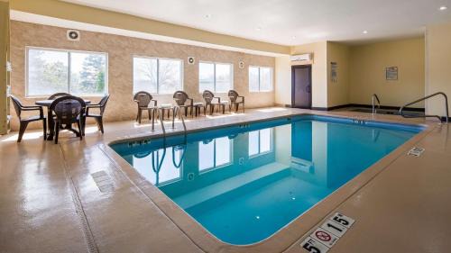 Blue Springs Hotel | Red Lion Inn & Suites Blue Springs