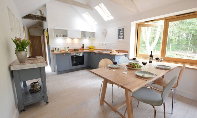 Halesworth Cottage | RED POLL BARN, pet friendly, with a garden in Halesworth