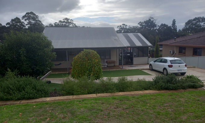 Pemberton House | Red Robin Cottage short stay