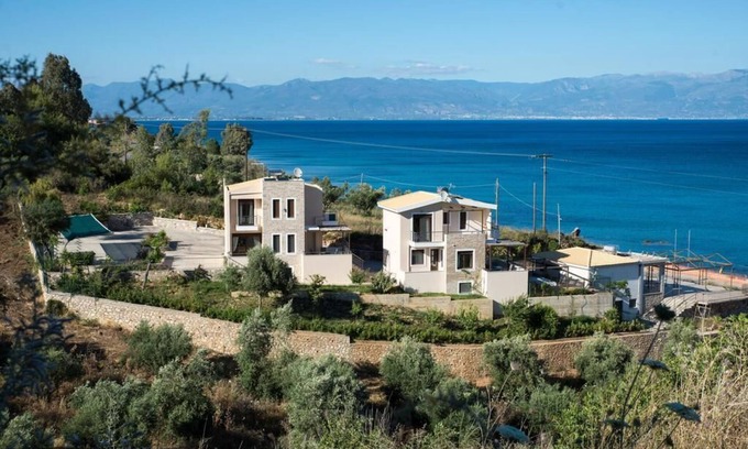Messini Villa | RED ROCK VILLAS PETALIDI