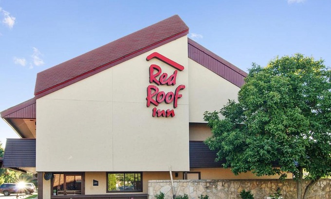 North Canton Hotel | Red Roof Inn Canton