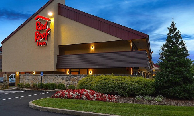 Willoughby Hotel | Red Roof Inn Cleveland - Mentor/Willoughby