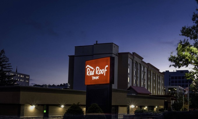 New Britain Hotel | Red Roof Inn Hartford - New Britain