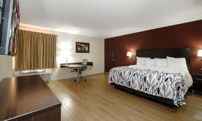 Hillsville Hotel | Red Roof Inn Hillsville