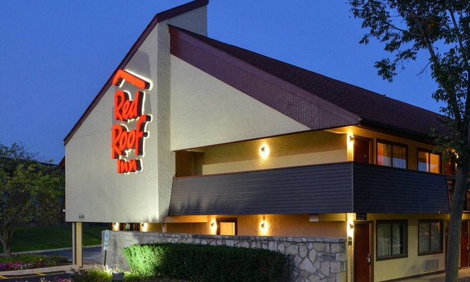 Oak Creek Hotel | Red Roof Inn Milwaukee – Airport/Oak Creek