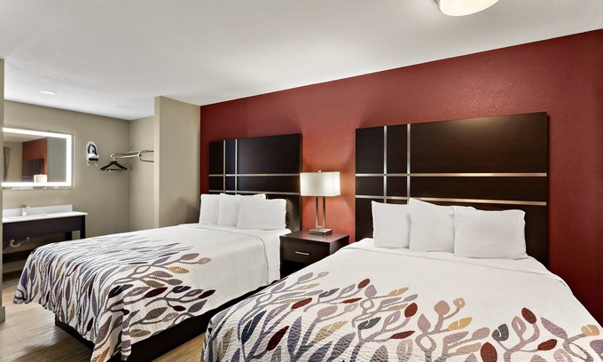 Downtown Hotel | Red Roof Inn Redding