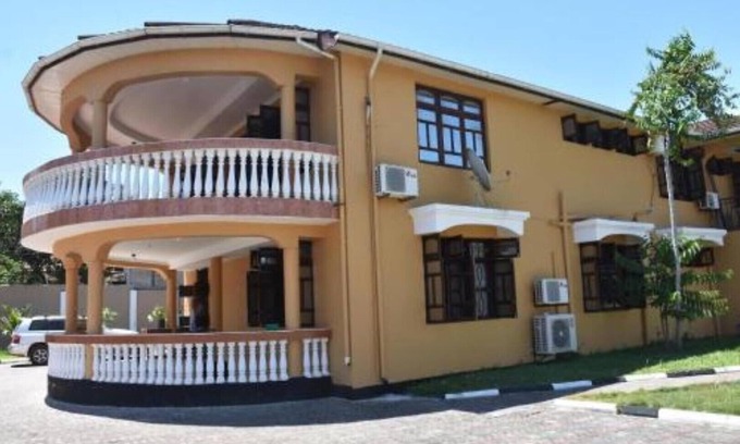 Kunduchi Villa | Red Roof Villa - near Ramada Resort Hotel Mbezi Beach