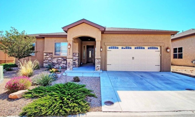 Redlands House | Red Vista Views: Serenity at the Monument