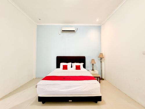 Waru Hotel | RedDoorz at Politeknik Pelayaran Surabaya