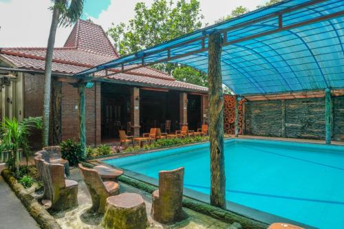 Sinduharjo Hotel | RedDoorz at Savitri Hotel