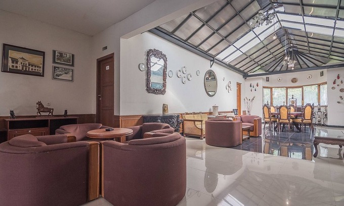 Lembang Hotel | RedDoorz @ Maribaya Street 2