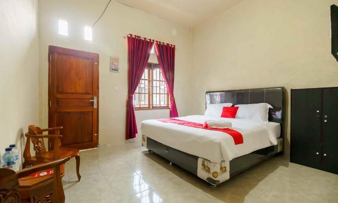 Berastagi House | RedDoorz near Bukit Kubu Berastagi