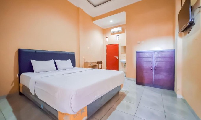 Palangkaraya Hotel | RedDoorz near Kantor Gubernur Kalimantan Tengah