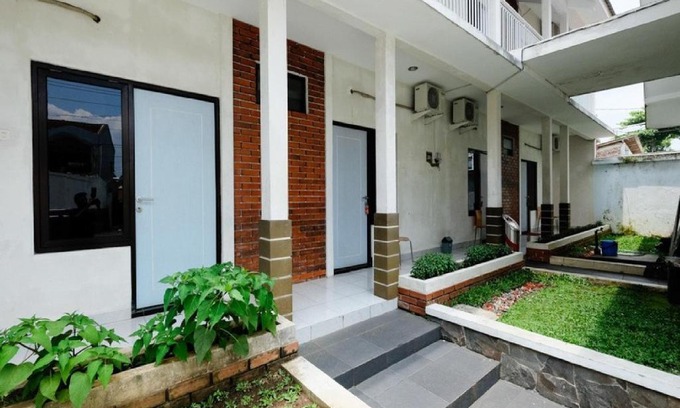 Purwokerto House | RedDoorz near Moro Mall Purwokerto