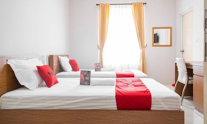 South Tangerang House | RedDoorz near Siloam Karawaci 3