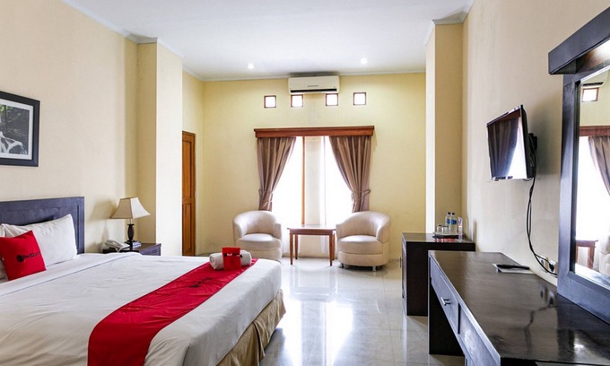 Karanganyar House | RedDoorz Plus near Alun Alun Karanganyar