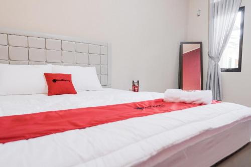 Rajabasa Hotel | RedDoorz Syariah near Hajimena Lampung
