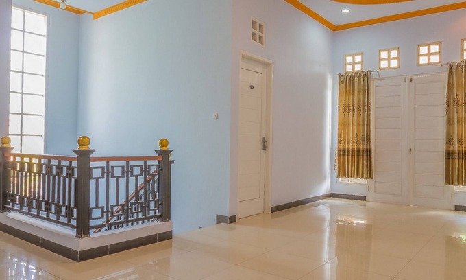 Cirebon House | RedDoorz Syariah @ Puri Kalijaga Street