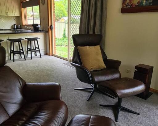 Bright Apartment | REDGUM RETREAT BRIGHT - Luxury Spa Villa