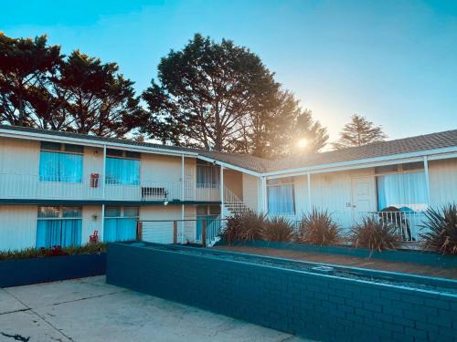 Cooma Hotel | Redhill Cooma Motor Inn
